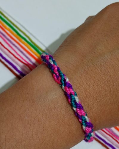 🎨Haz tu Manilla de Macramé Cruzado